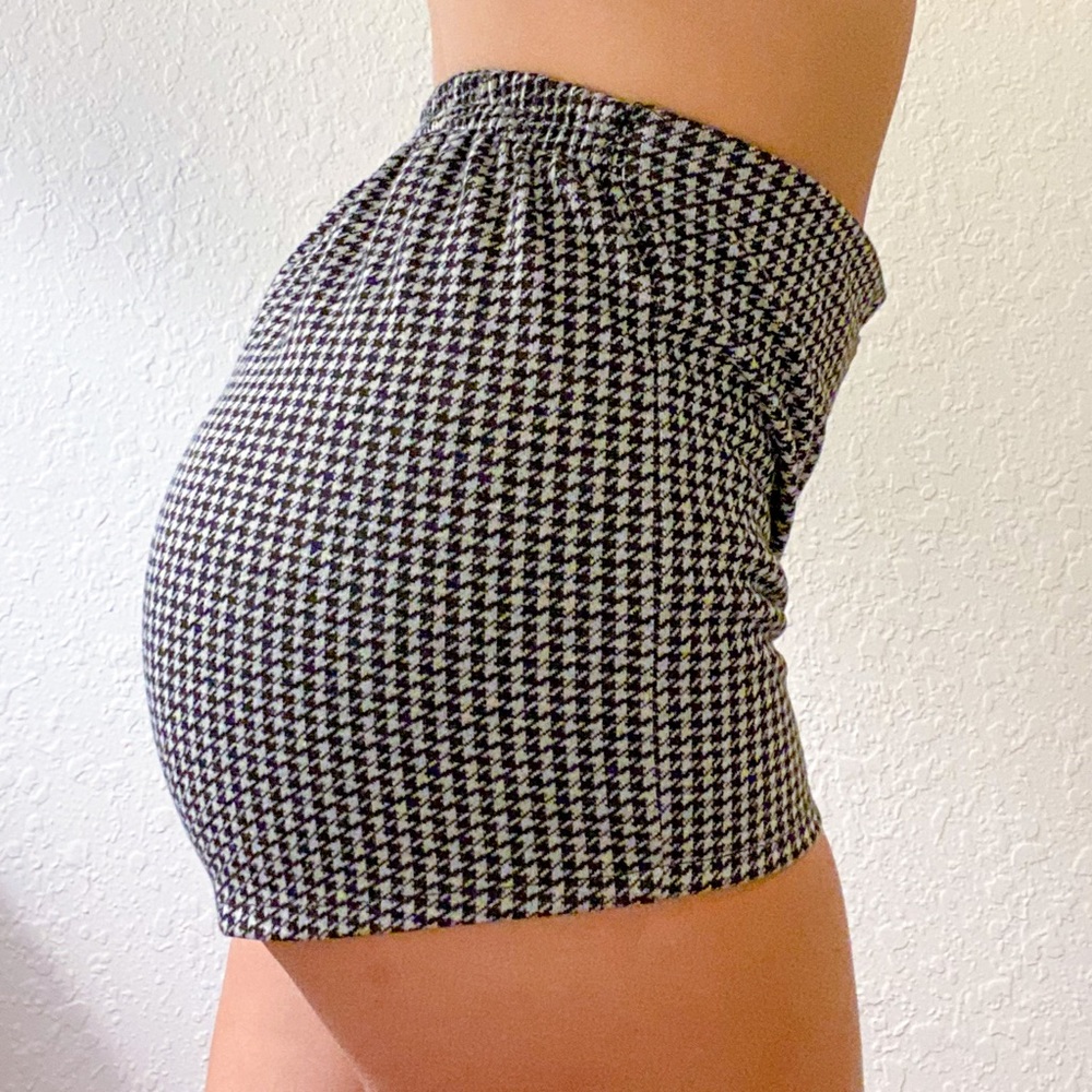 Houndstooth Shorts - Picture 2 of 3